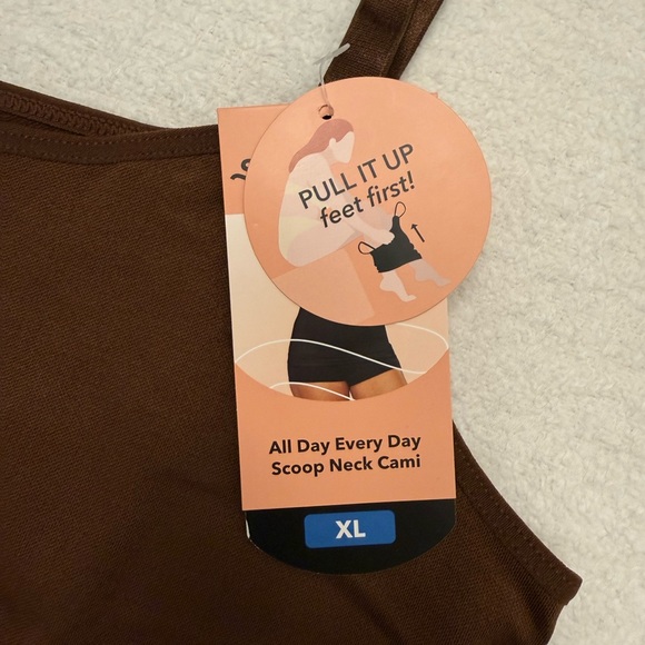 Shapermint All Day Every Day Scoop Neck Camisole - Brown Size XL - Picture 3 of 6